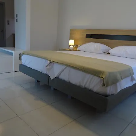 Cosmos Aparthotel 3*