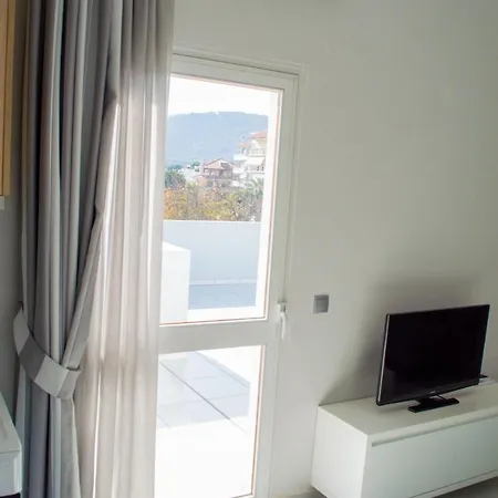 Aparthotel Cosmos 3*