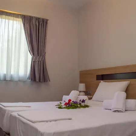 Aparthotel Cosmos 3*
