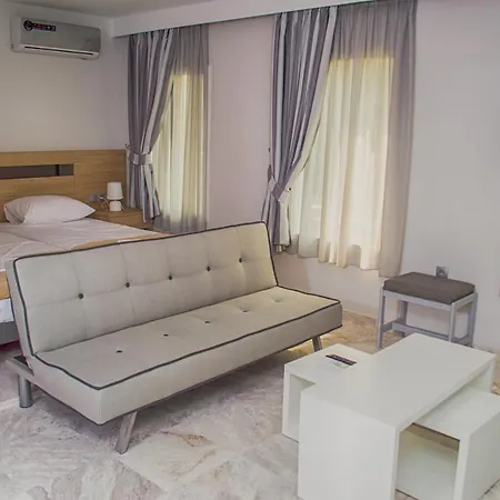 Cosmos Aparthotel 3*