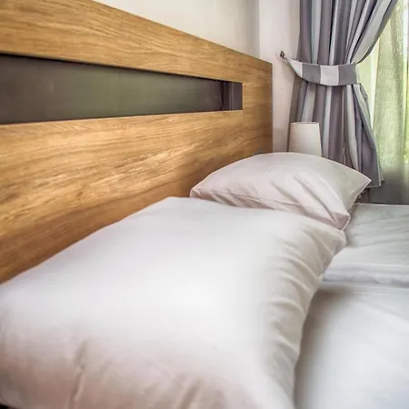 Aparthotel Cosmos 3*